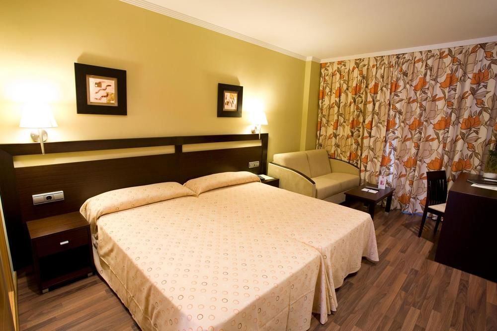 Hotel Bahia 4*